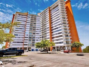Building Photo - 1351 NE Miami Gardens Dr