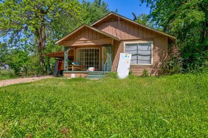 Primary Photo - 1405 N Moore Ave