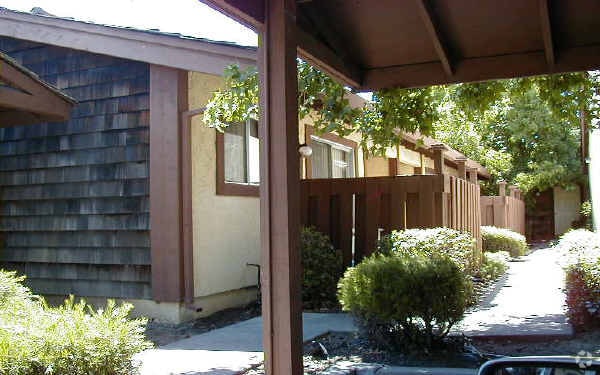 Primary Photo - 267 Tabor Ave