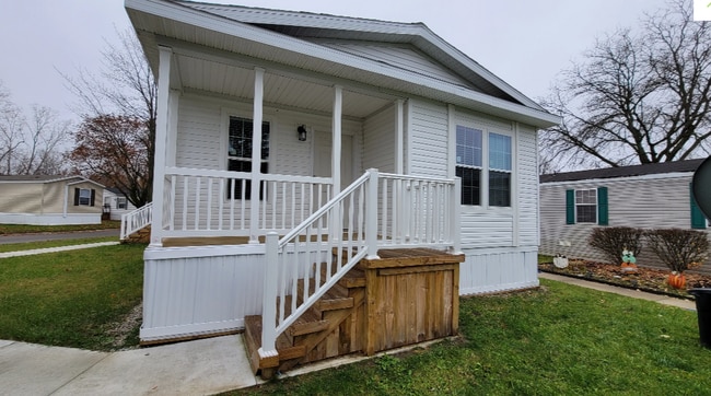 Building Photo - 49497 Au Lac Dr E