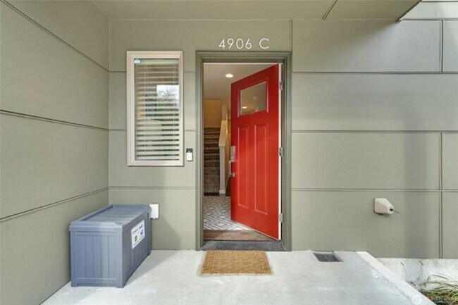 Foto del edificio - 4bd/2.75ba Seattle Townhome
