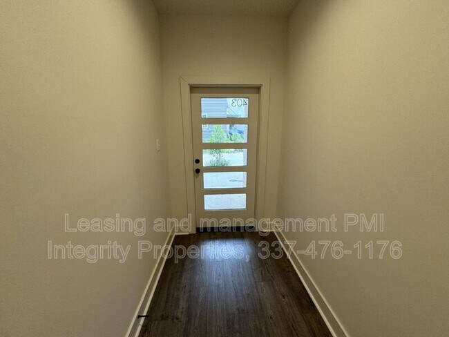 Foto del edificio - 403 Highland Park Ln