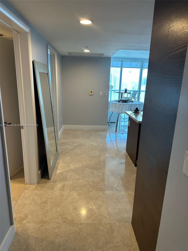 Foto principal - 495 Brickell Ave