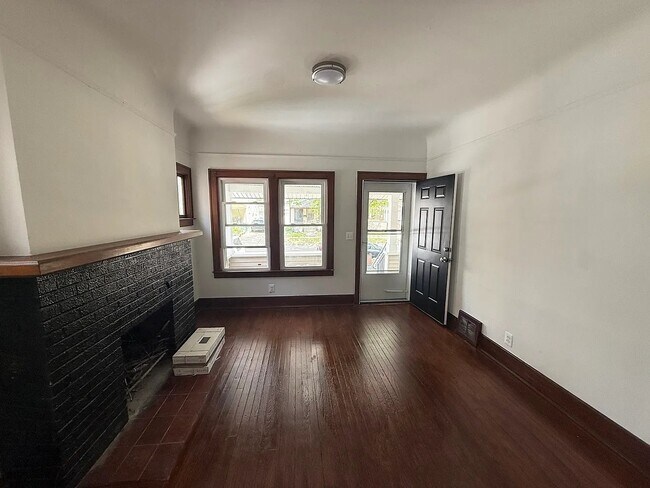 Foto del edificio - 222 E Saratoga St