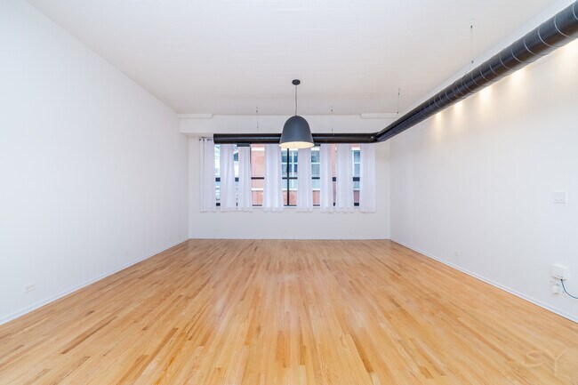 Foto del edificio - 1021 S State St