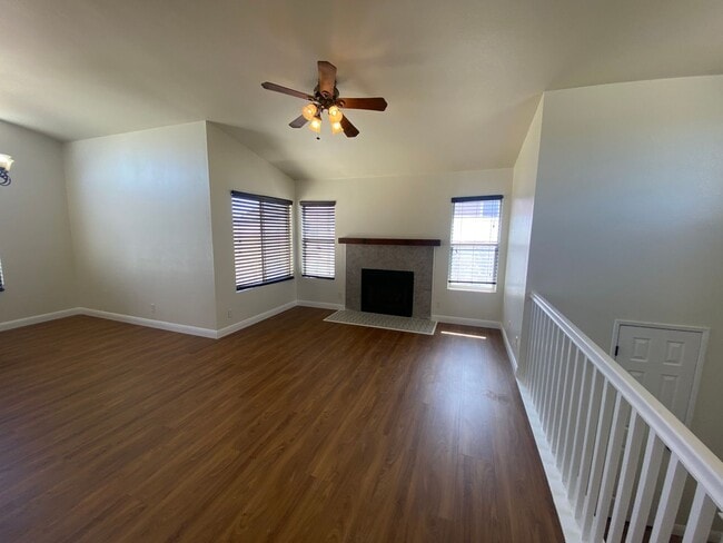 Building Photo - 1903 Coral Ct