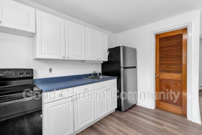 Foto del edificio - 5752 Main St