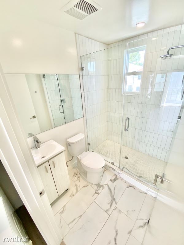 Foto del edificio - 1 br, 1 bath Apartment - 419 N Coronado St