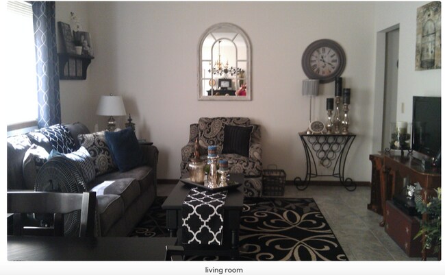 Foto del edificio - 1332 Spring Village Dr