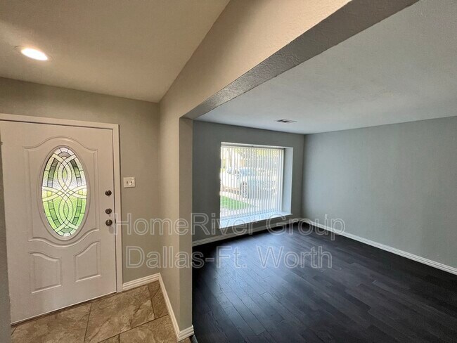 Building Photo - 1313 Savannah Dr