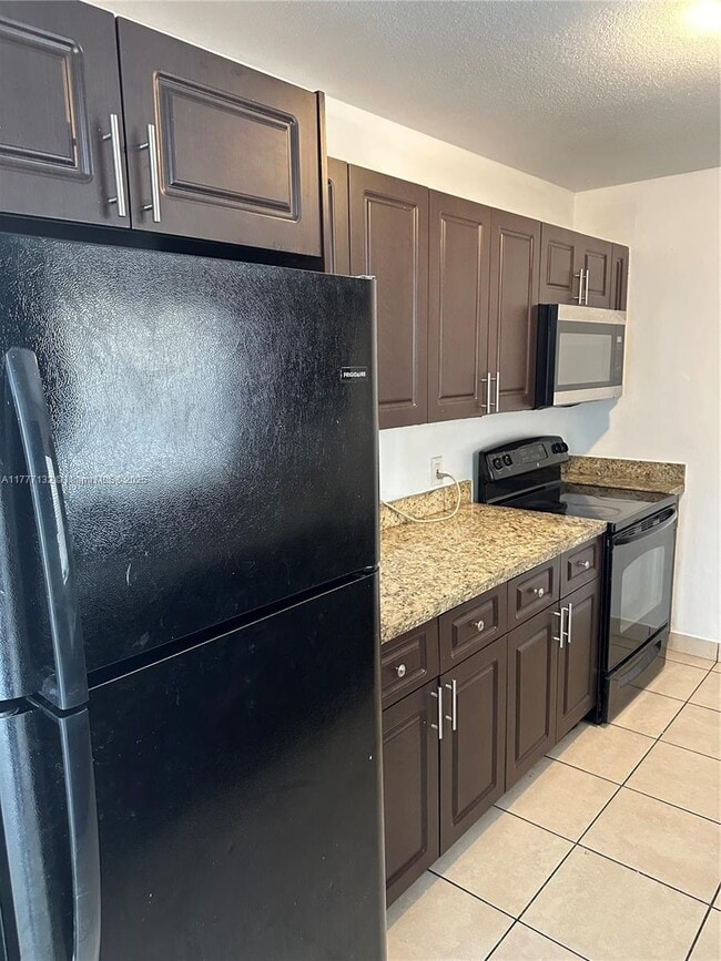 Foto del edificio - 210 NW 18th St