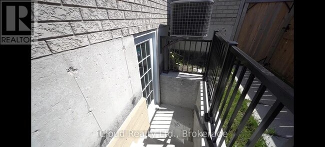 Building Photo - 72 Graihawk Dr