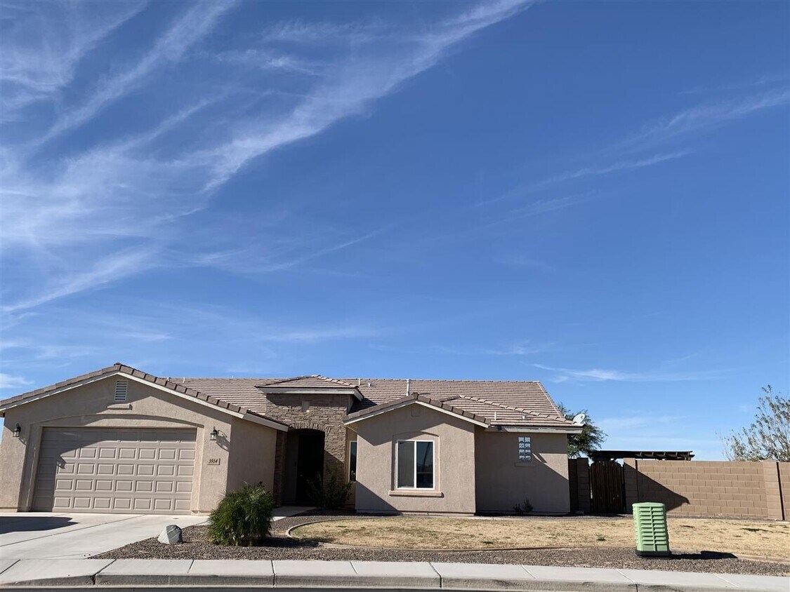 Foto principal - 3914 S Sage Ave