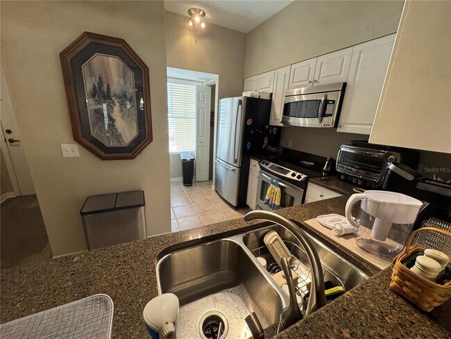 Building Photo - 5025 SW 91 Ct