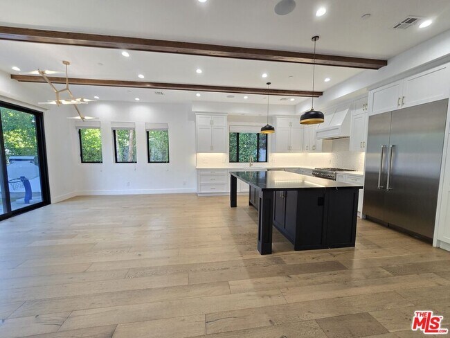 Foto del edificio - 18026 Valley Vista Blvd