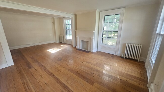 Building Photo - 427 Loudon Rd