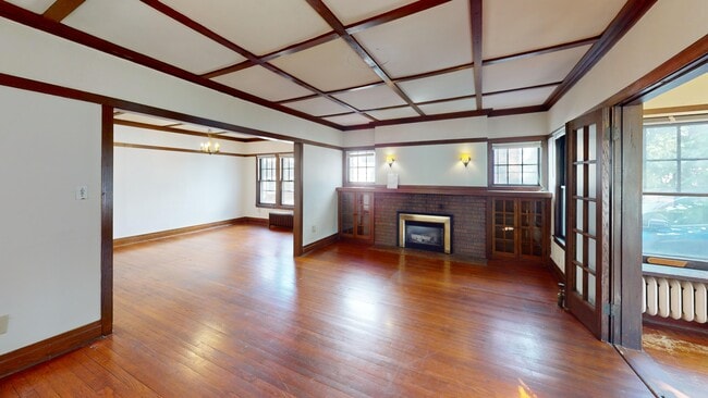 Building Photo - 1806 Kendall Ave