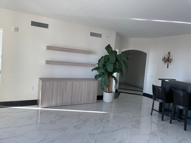Foto del edificio - 2777 Paradise Rd