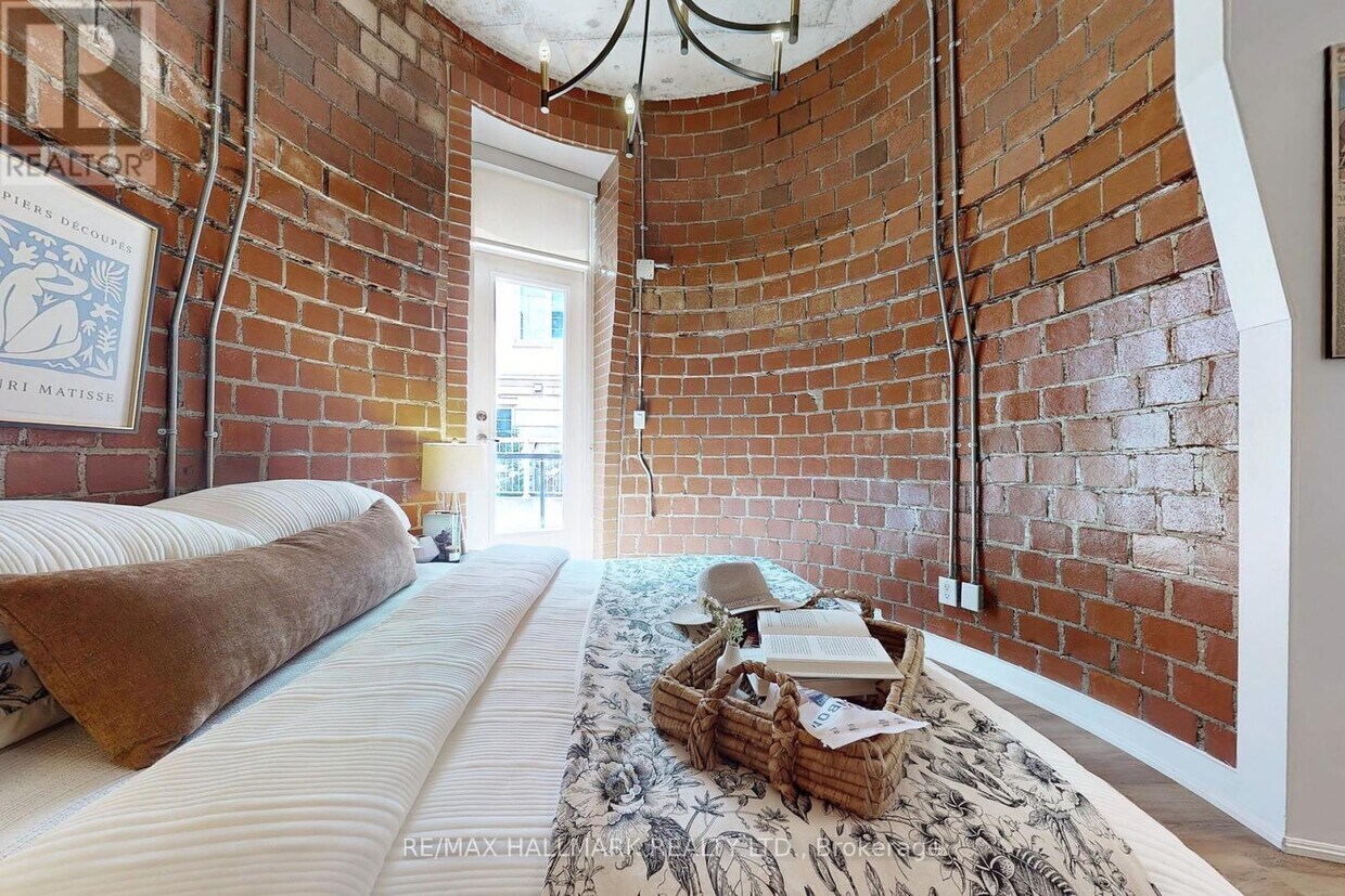 Photo principale - 10-210 Wellesley Pl