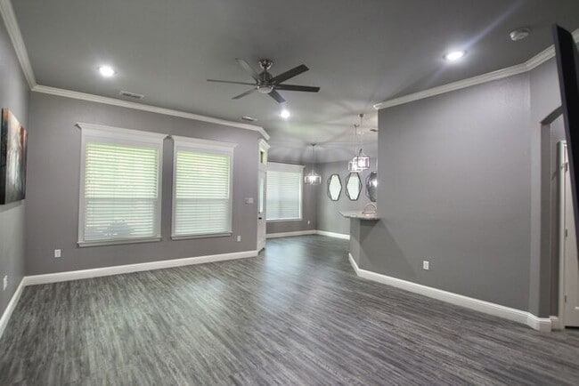 Foto del edificio - Coming Soon! Stunning 3 Bed 2 Bath Home on...