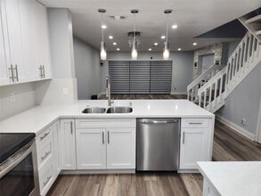 Building Photo - 3667 Carambola Cir N