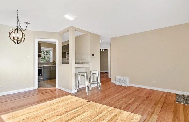 Building Photo - Remodeled Single Family with Yard and Huge...