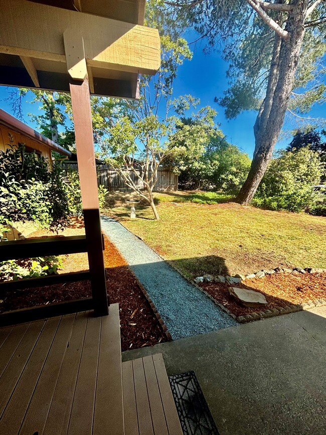 Building Photo - 313 Cypress Hill Dr