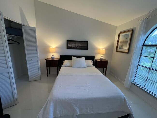 Foto del edificio - 13106 Dobree Pl