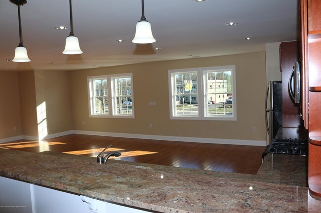 Foto del edificio - 256 Mantoloking Rd