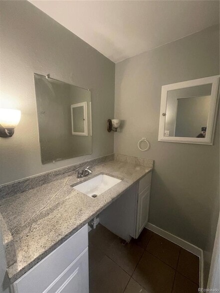 Photo - 1622 Alton St Apartment