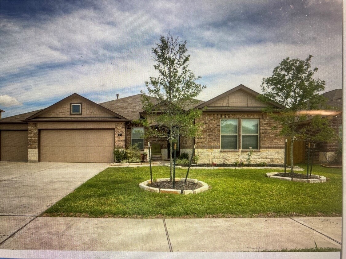 Primary Photo - 5 Indian Palms Dr