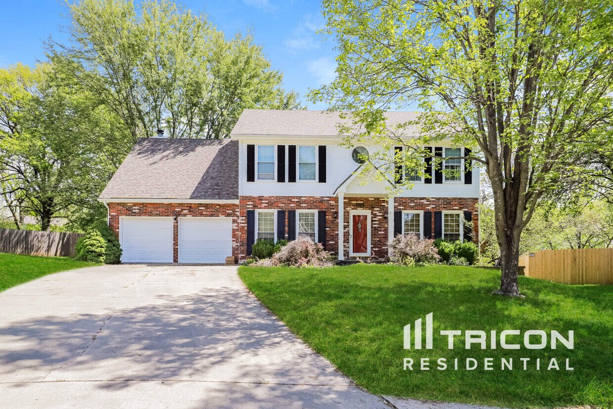 Foto principal - 9719 N Kenwood Ct
