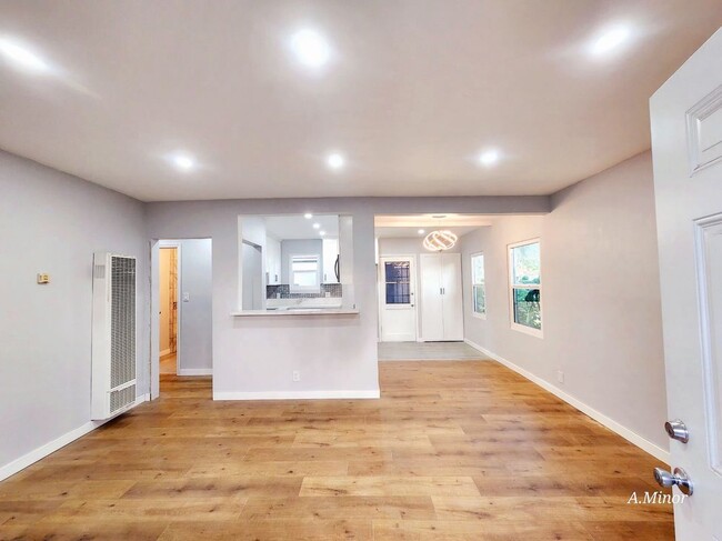 Foto del edificio - 525 W Almond St