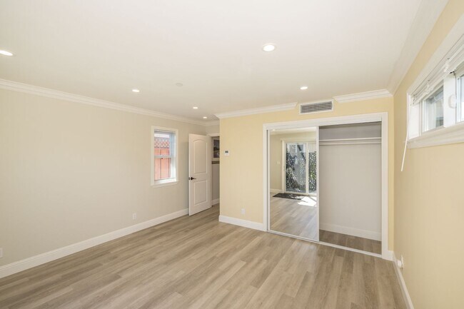 Foto del edificio - 1009 S Norfolk St