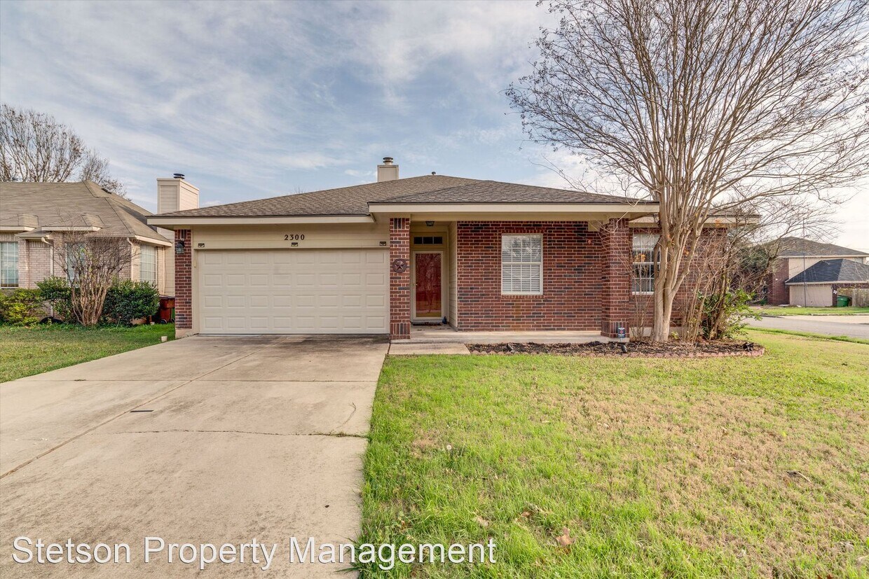 Primary Photo - 3 br, 2 bath House - 2300 Wisteria Way