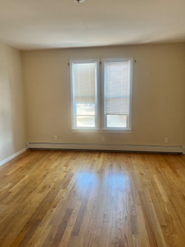 37 Central Ave Unit 1, Waterbury, CT 06702 Room for Rent in Waterbury, CT