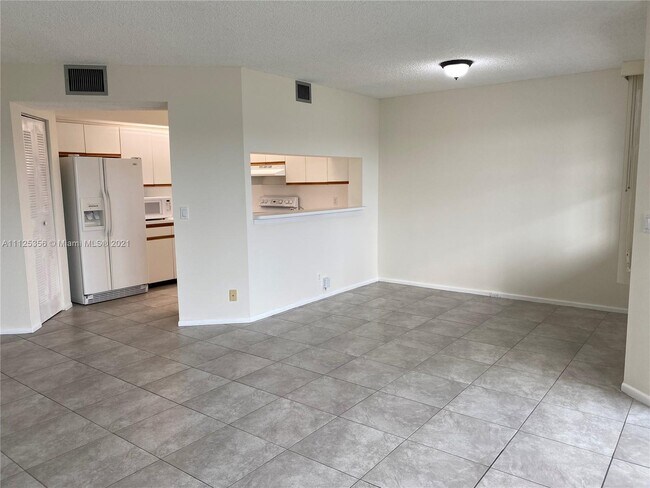 Building Photo - 13055 SW 15th Ct