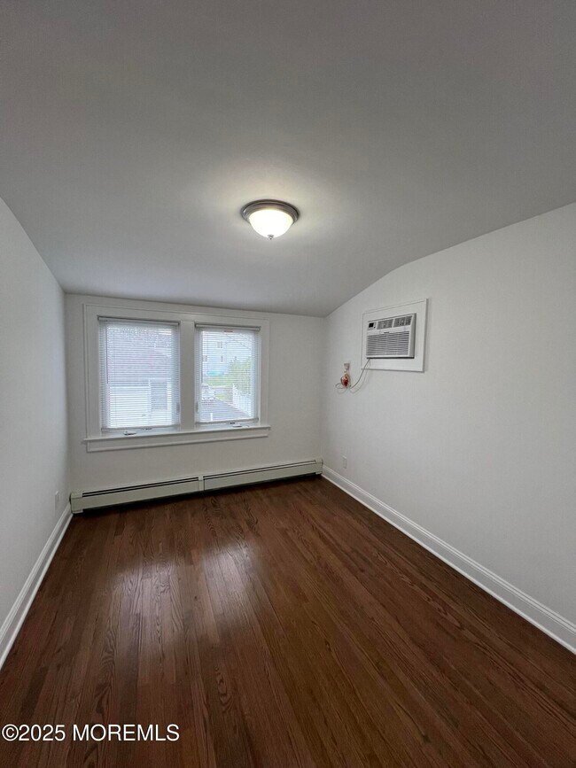 Foto del edificio - 52 Dunbar Ave