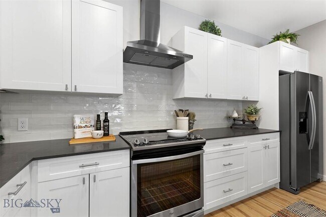 Foto del edificio - 2221 Willow Dr