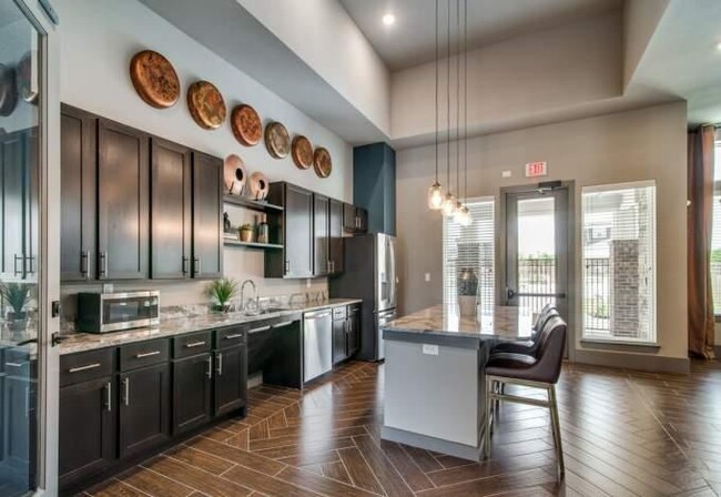 Building Photo - 3 bedroom in Fort Worth TX 76108