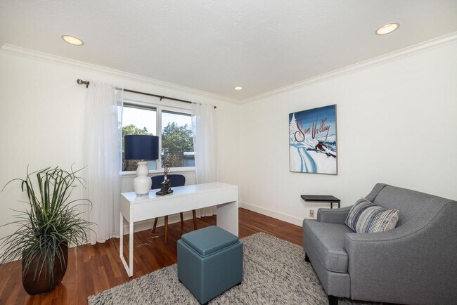 Foto del edificio - Beautifully Maintained 2 Bed, 2 Bath Condo...
