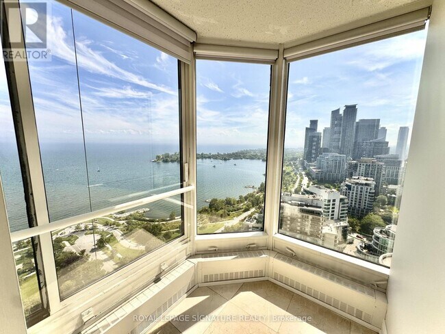 Photo du bâtiment - 3001 - 2045 LAKESHORE BOULEVARD SW