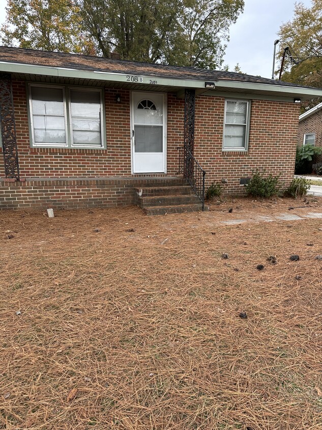 Primary Photo - 208 N Anderson St