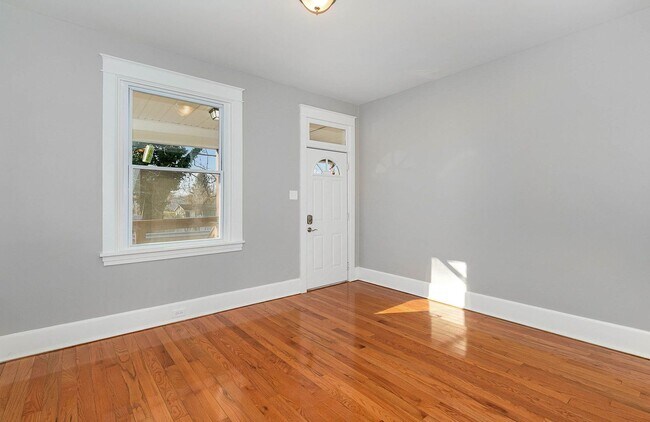 Building Photo - 3 bedroom 1 bathroom home in Harrisburg PA!