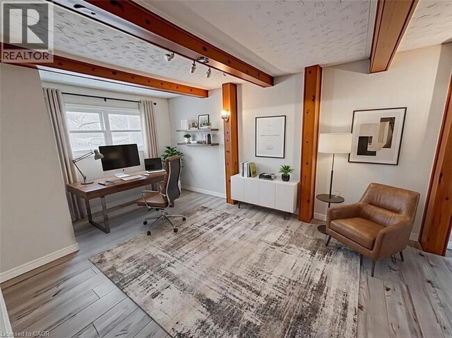 Building Photo - 122 Weber St S