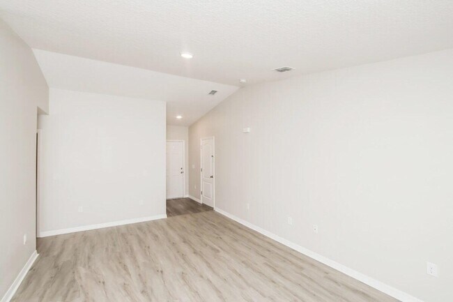 Building Photo - 446 Harrison St SW