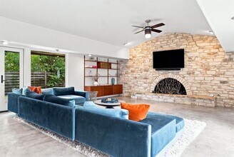 Building Photo - 6102 Cherrylawn Cir