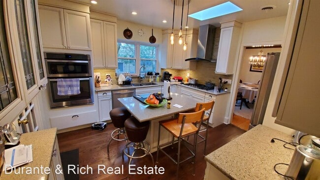 Building Photo - 3 br, 2 bath House - 2700 W. Carmen Unit 2