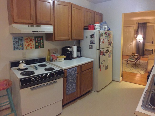 Building Photo - 811 Bromley Rd