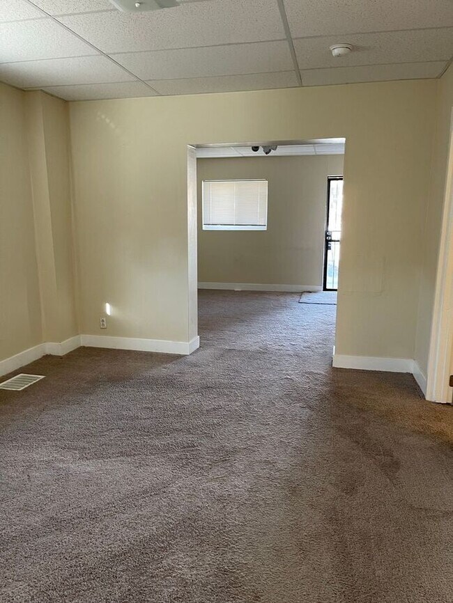 Foto del edificio - Perfect location for a 2 bedroom-1 bathroo...